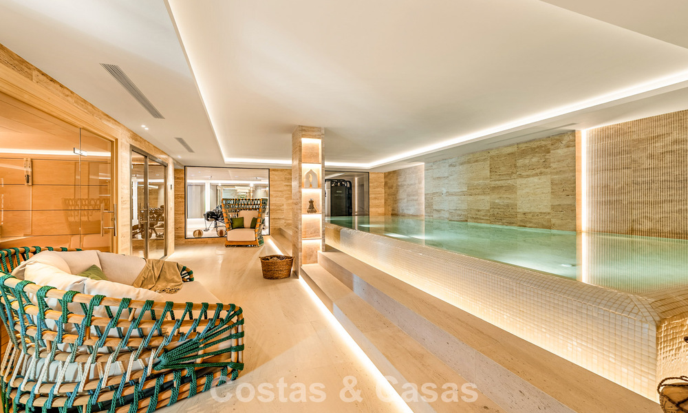 Espectacular villa de lujo en venta en una codiciada urbanización en Nueva Andalucía, Marbella 781334