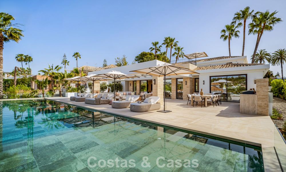Espectacular villa de lujo en venta en una codiciada urbanización en Nueva Andalucía, Marbella 781354