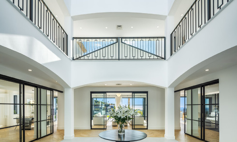 Villa de lujo lista para entrar a vivir con arquitectura española contemporánea y vistas al mar en venta en Marbella - Benahavís 781361