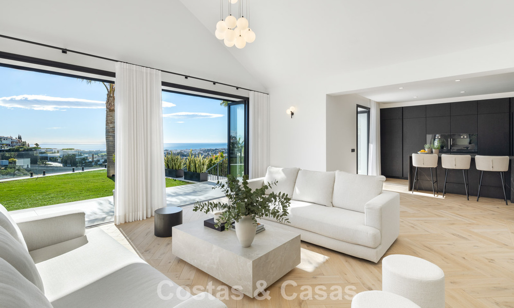 Villa de lujo lista para entrar a vivir con arquitectura española contemporánea y vistas al mar en venta en Marbella - Benahavís 781363