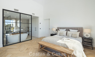 Villa de lujo lista para entrar a vivir con arquitectura española contemporánea y vistas al mar en venta en Marbella - Benahavís 781368 