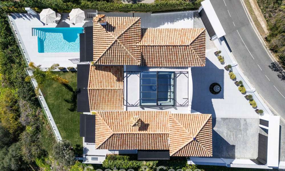 Villa de lujo lista para entrar a vivir con arquitectura española contemporánea y vistas al mar en venta en Marbella - Benahavís 781370