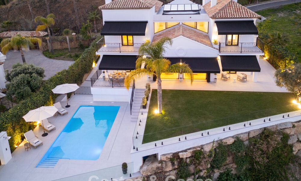 Villa de lujo lista para entrar a vivir con arquitectura española contemporánea y vistas al mar en venta en Marbella - Benahavís 781379