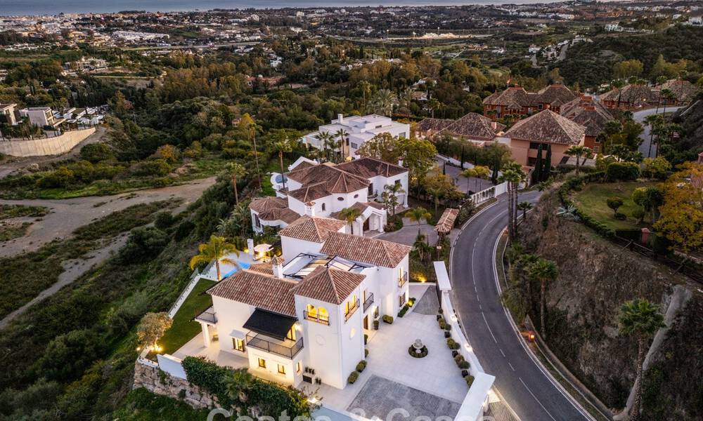 Villa de lujo lista para entrar a vivir con arquitectura española contemporánea y vistas al mar en venta en Marbella - Benahavís 781381