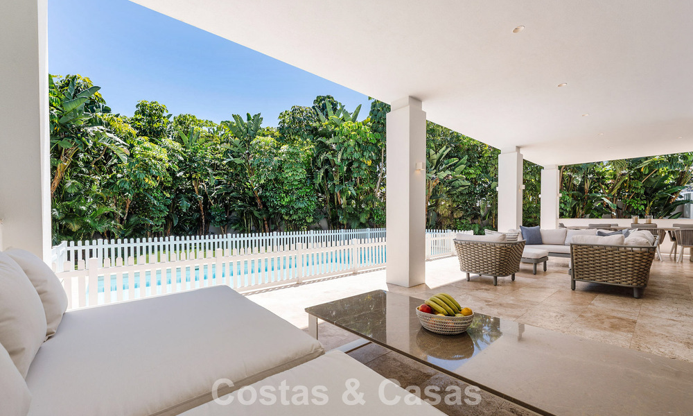 Villa familiar modernista en venta en una codiciada comunidad en La Quinta, Marbella - Benahavís 781417