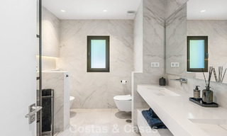 Villa familiar modernista en venta en una codiciada comunidad en La Quinta, Marbella - Benahavís 781428 