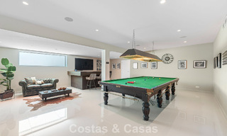 Villa familiar modernista en venta en una codiciada comunidad en La Quinta, Marbella - Benahavís 781443 