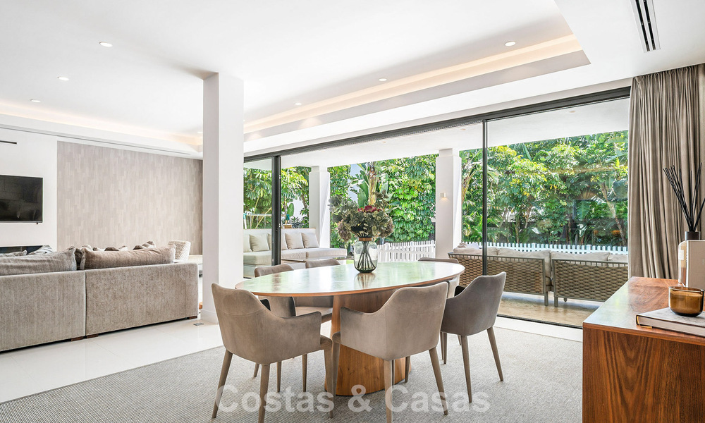 Villa familiar modernista en venta en una codiciada comunidad en La Quinta, Marbella - Benahavís 781451