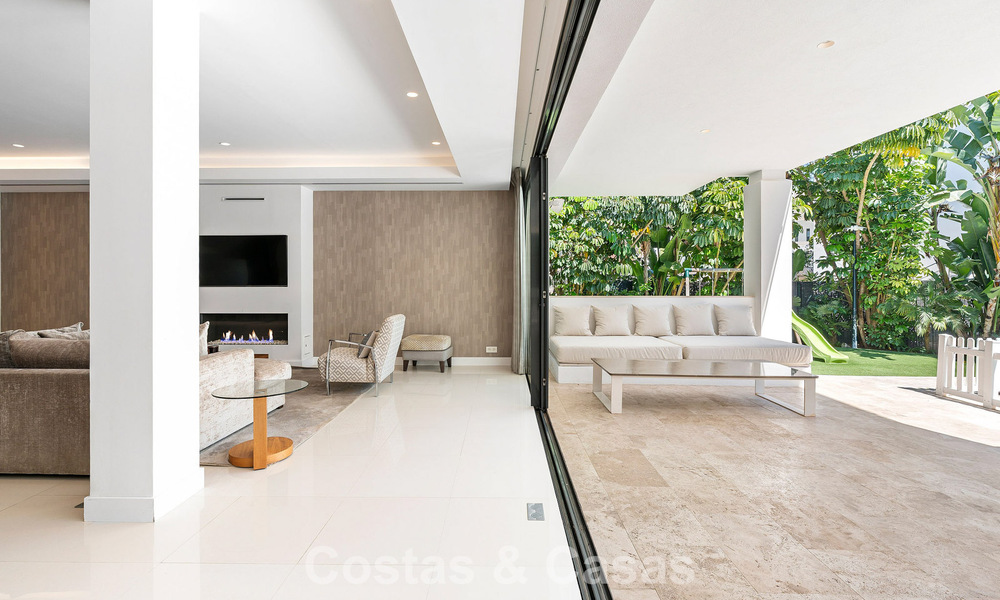 Villa familiar modernista en venta en una codiciada comunidad en La Quinta, Marbella - Benahavís 781456