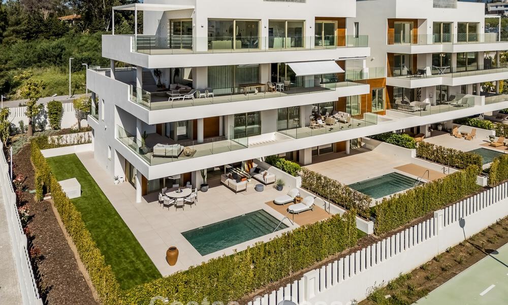 Apartamento tríplex superior con jardín y piscina privados en venta en el centro de la Milla de Oro de Marbella 781466
