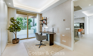 Apartamento tríplex superior con jardín y piscina privados en venta en el centro de la Milla de Oro de Marbella 781474 