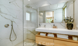 Apartamento tríplex superior con jardín y piscina privados en venta en el centro de la Milla de Oro de Marbella 781475 