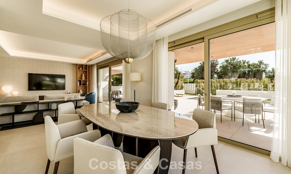 Apartamento tríplex superior con jardín y piscina privados en venta en el centro de la Milla de Oro de Marbella 781494