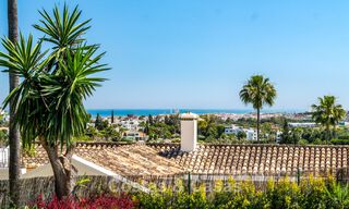Villa de lujo mediterránea con un encanto atemporal en venta en la prestigiosa zona de Nueva Andalucía, Marbella 781531 