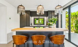 Villa de lujo mediterránea con un encanto atemporal en venta en la prestigiosa zona de Nueva Andalucía, Marbella 781532 