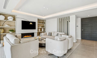 Villa de lujo mediterránea con un encanto atemporal en venta en la prestigiosa zona de Nueva Andalucía, Marbella 781533 