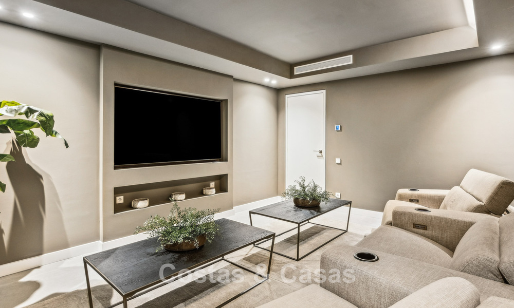 Villa de lujo mediterránea con un encanto atemporal en venta en la prestigiosa zona de Nueva Andalucía, Marbella 781537