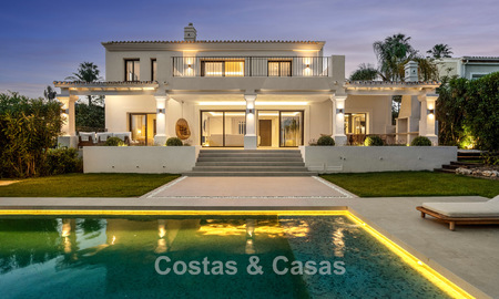 Villa de lujo mediterránea con un encanto atemporal en venta en la prestigiosa zona de Nueva Andalucía, Marbella 781540