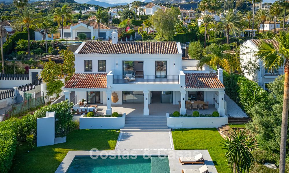 Villa de lujo mediterránea con un encanto atemporal en venta en la prestigiosa zona de Nueva Andalucía, Marbella 781542