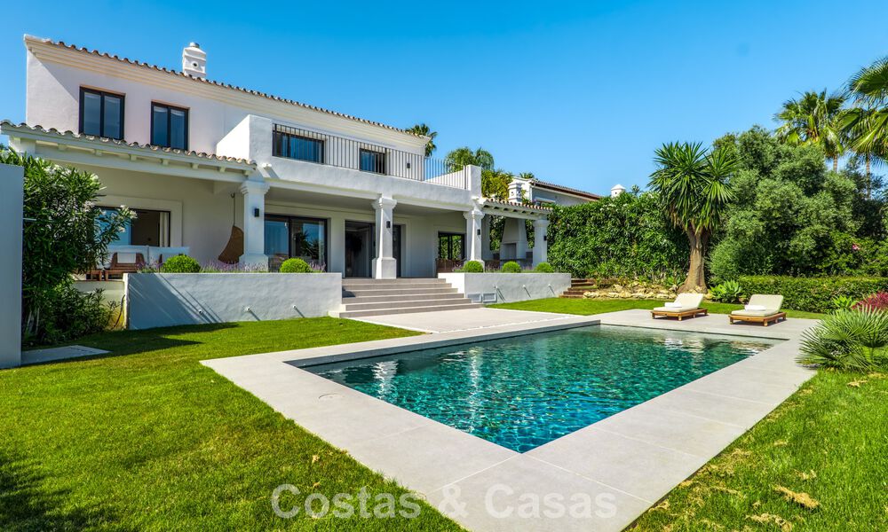 Villa de lujo mediterránea con un encanto atemporal en venta en la prestigiosa zona de Nueva Andalucía, Marbella 781543