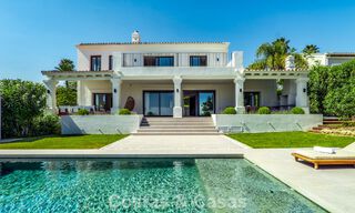 Villa de lujo mediterránea con un encanto atemporal en venta en la prestigiosa zona de Nueva Andalucía, Marbella 781545 