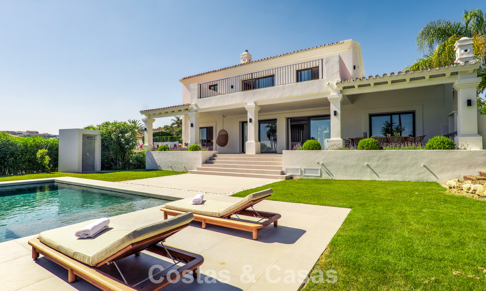 Villa de lujo mediterránea con un encanto atemporal en venta en la prestigiosa zona de Nueva Andalucía, Marbella 781546