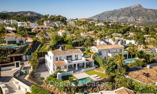 Villa de lujo mediterránea con un encanto atemporal en venta en la prestigiosa zona de Nueva Andalucía, Marbella 781552 