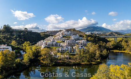 Ático moderno listo para entrar a vivir con vistas panorámicas en venta en Nueva Andalucía, Marbella 781558