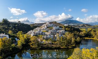 Ático moderno listo para entrar a vivir con vistas panorámicas en venta en Nueva Andalucía, Marbella 781558 