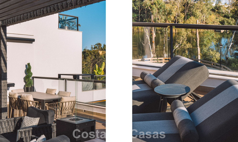 Ático moderno listo para entrar a vivir con vistas panorámicas en venta en Nueva Andalucía, Marbella 781566