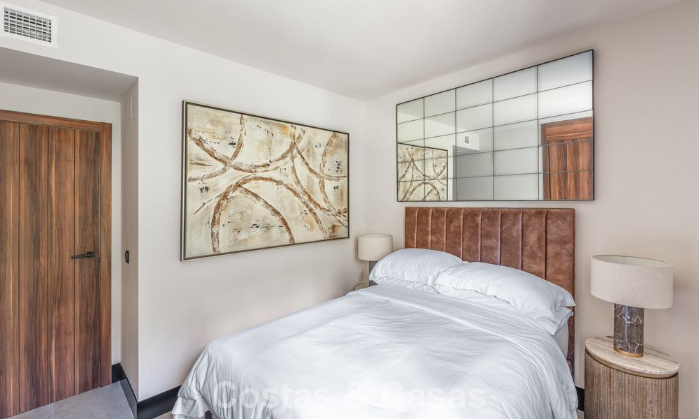 Ático moderno listo para entrar a vivir con vistas panorámicas en venta en Nueva Andalucía, Marbella 781569