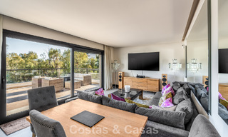 Ático moderno listo para entrar a vivir con vistas panorámicas en venta en Nueva Andalucía, Marbella 781588 
