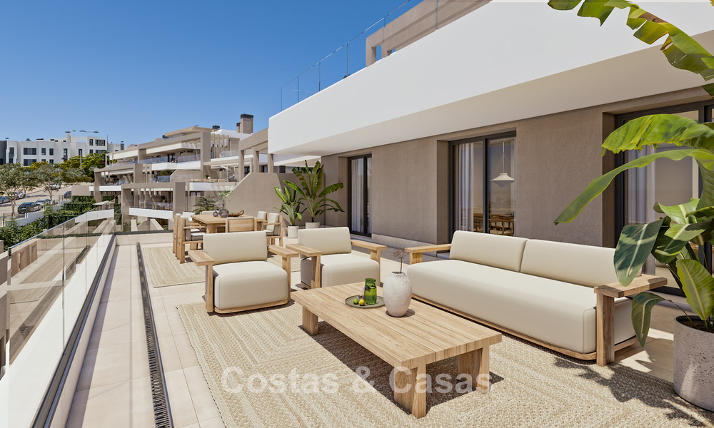 ¡Lanzamiento! Elegantes apartamentos de obra nueva en venta con vistas panorámicas al mar cerca del centro de Estepona 781396