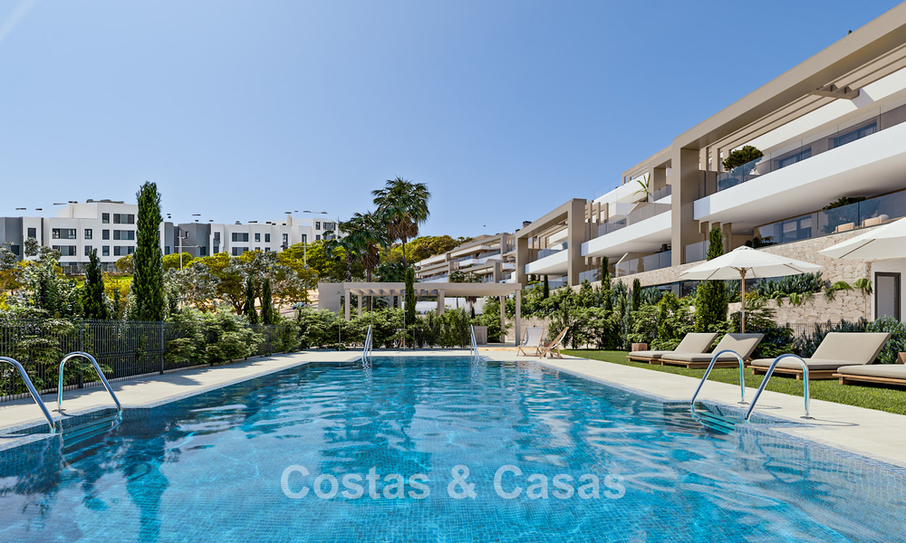 ¡Lanzamiento! Elegantes apartamentos de obra nueva en venta con vistas panorámicas al mar cerca del centro de Estepona 781400