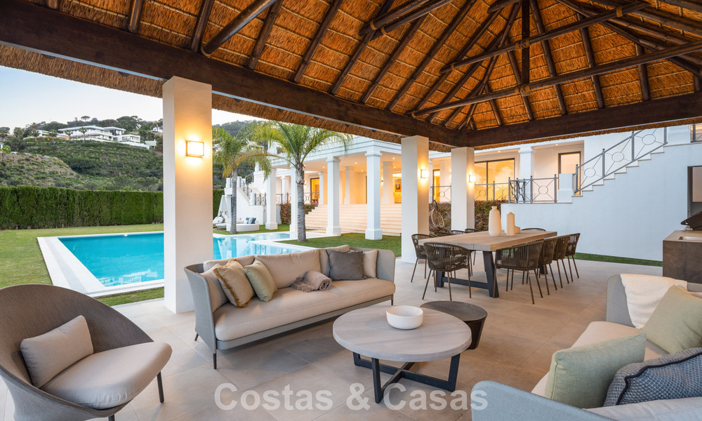 Exclusiva villa de lujo de estilo andaluz en venta en El Madroñal en Marbella - Benahavís 781595