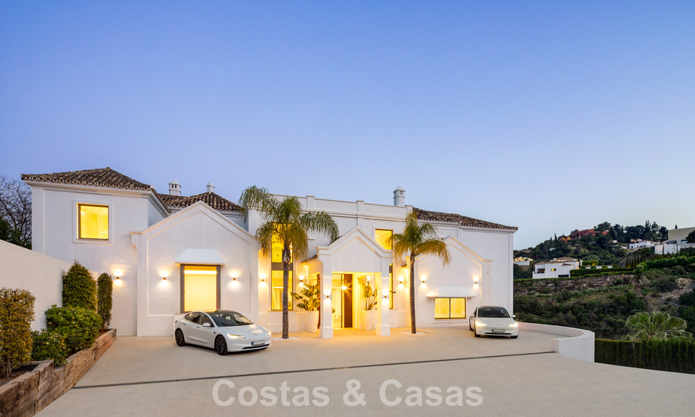 Exclusiva villa de lujo de estilo andaluz en venta en El Madroñal en Marbella - Benahavís 781597