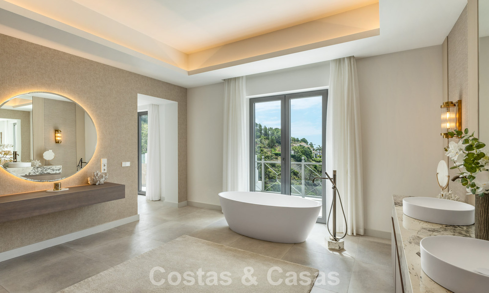 Exclusiva villa de lujo de estilo andaluz en venta en El Madroñal en Marbella - Benahavís 781606
