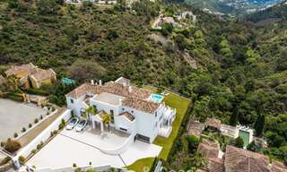 Exclusiva villa de lujo de estilo andaluz en venta en El Madroñal en Marbella - Benahavís 781625 