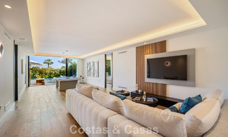 Villa de lujo de vanguardia, lista para entrar a vivir, en venta en el Valle del Golf de Nueva Andalucía, Marbella 781649 