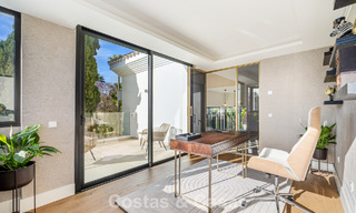 Villa de lujo de vanguardia, lista para entrar a vivir, en venta en el Valle del Golf de Nueva Andalucía, Marbella 781653 