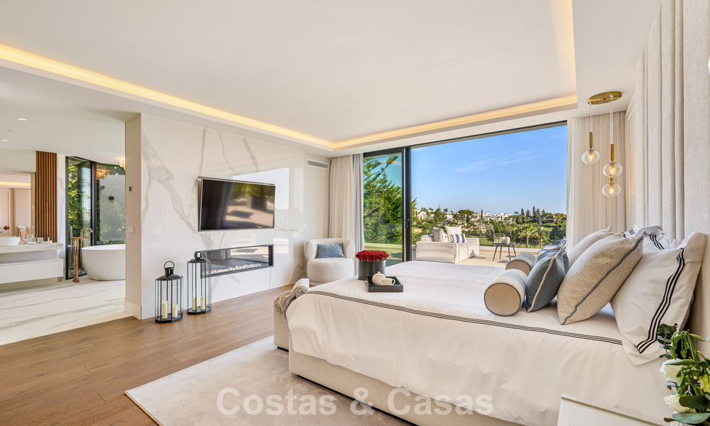 Villa de lujo de vanguardia, lista para entrar a vivir, en venta en el Valle del Golf de Nueva Andalucía, Marbella 781655