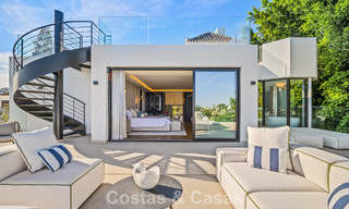 Villa de lujo de vanguardia, lista para entrar a vivir, en venta en el Valle del Golf de Nueva Andalucía, Marbella 781661 