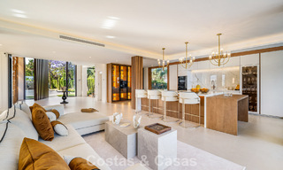 Villa de lujo de vanguardia, lista para entrar a vivir, en venta en el Valle del Golf de Nueva Andalucía, Marbella 781673 