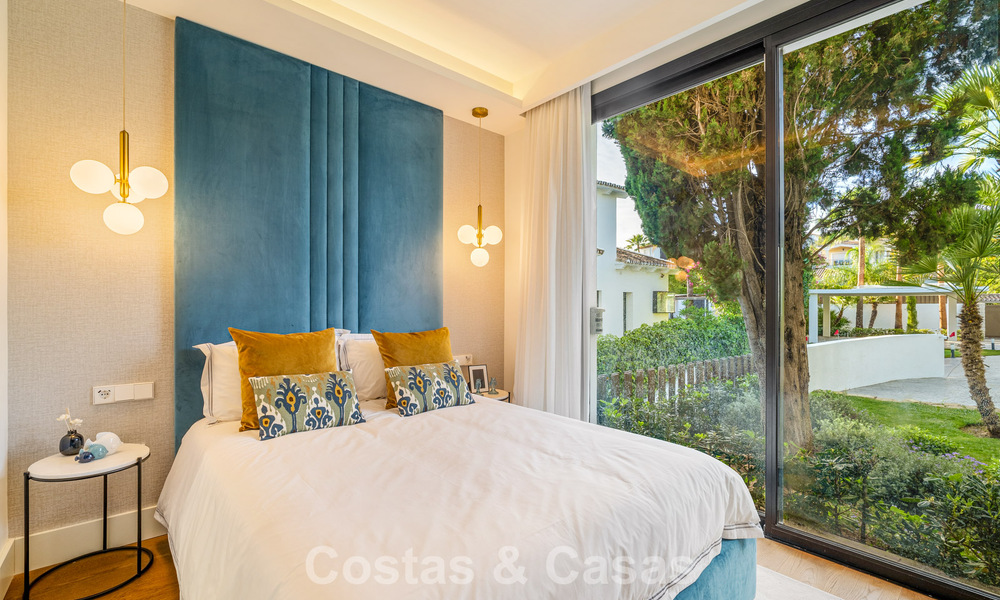 Villa de lujo de vanguardia, lista para entrar a vivir, en venta en el Valle del Golf de Nueva Andalucía, Marbella 781678