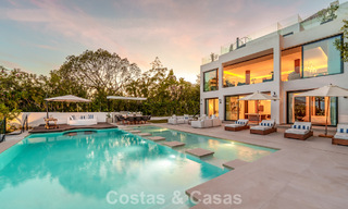 Villa de lujo de vanguardia, lista para entrar a vivir, en venta en el Valle del Golf de Nueva Andalucía, Marbella 781688 