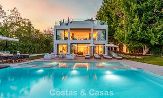 Villa de lujo de vanguardia, lista para entrar a vivir, en venta en el Valle del Golf de Nueva Andalucía, Marbella 781689 