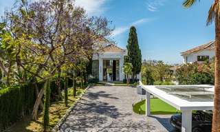 Villa de lujo de vanguardia, lista para entrar a vivir, en venta en el Valle del Golf de Nueva Andalucía, Marbella 781691 