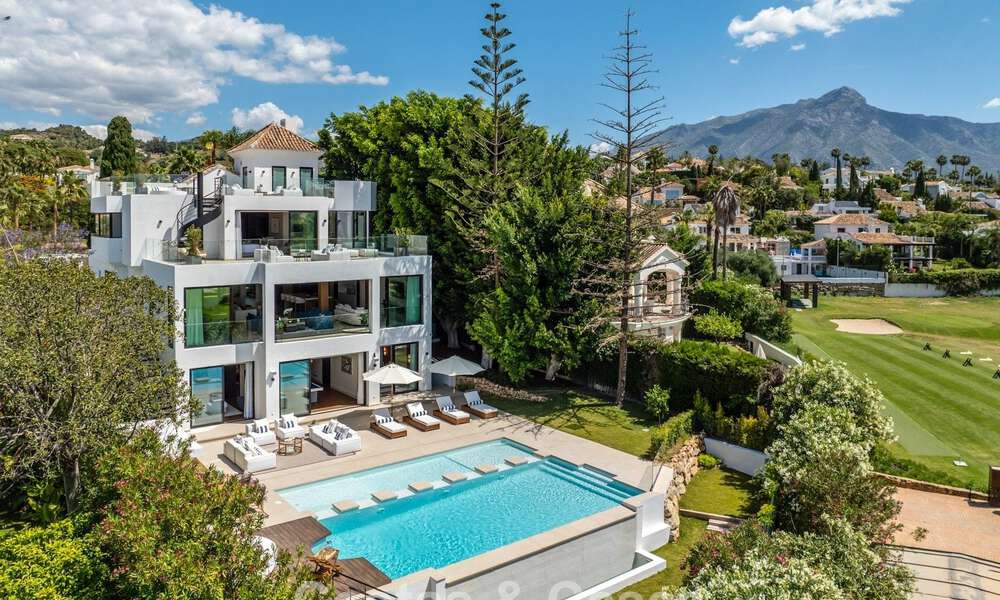 Villa de lujo de vanguardia, lista para entrar a vivir, en venta en el Valle del Golf de Nueva Andalucía, Marbella 781692