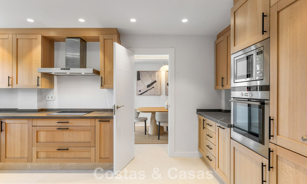 Preciosa casa adosada reformada en venta en primera línea de Aloha Golf en Nueva Andalucía, Marbella 781723