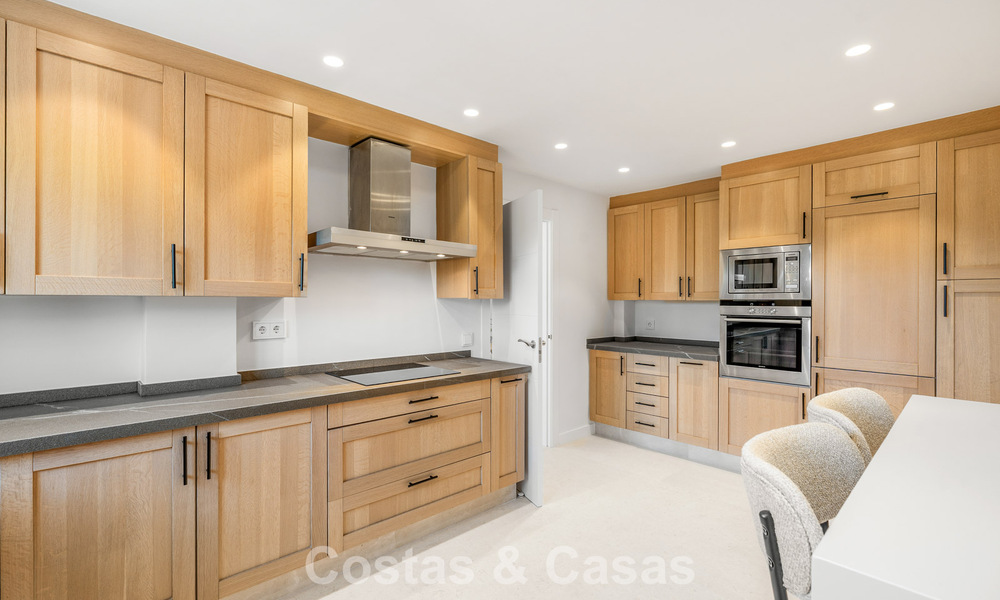 Preciosa casa adosada reformada en venta en primera línea de Aloha Golf en Nueva Andalucía, Marbella 781725